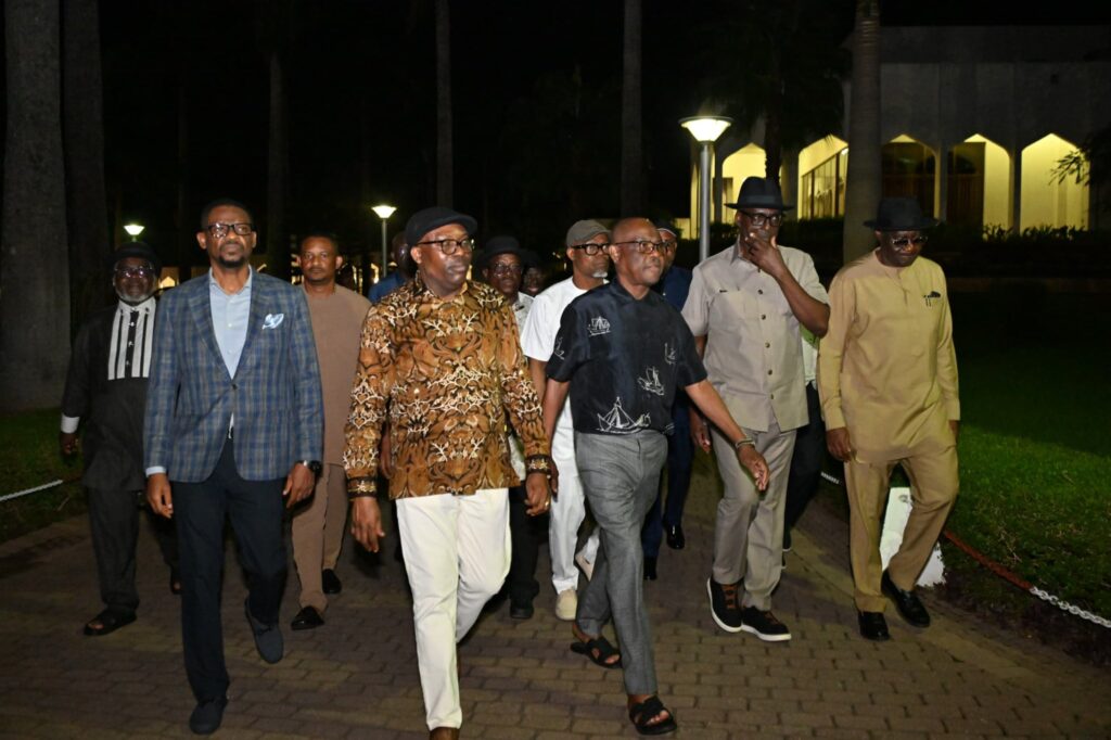 Wike, Fubara, Rivers lawmakers reach peace deal after Tinubu's intervention (+Photos) 2 key stakeholders, including FCT Minister Nyesom Wike, Governor Siminalayi Fubara, and House Speaker Martins Chike Amaewhule, gathered at the Presidential Villa for peace talks