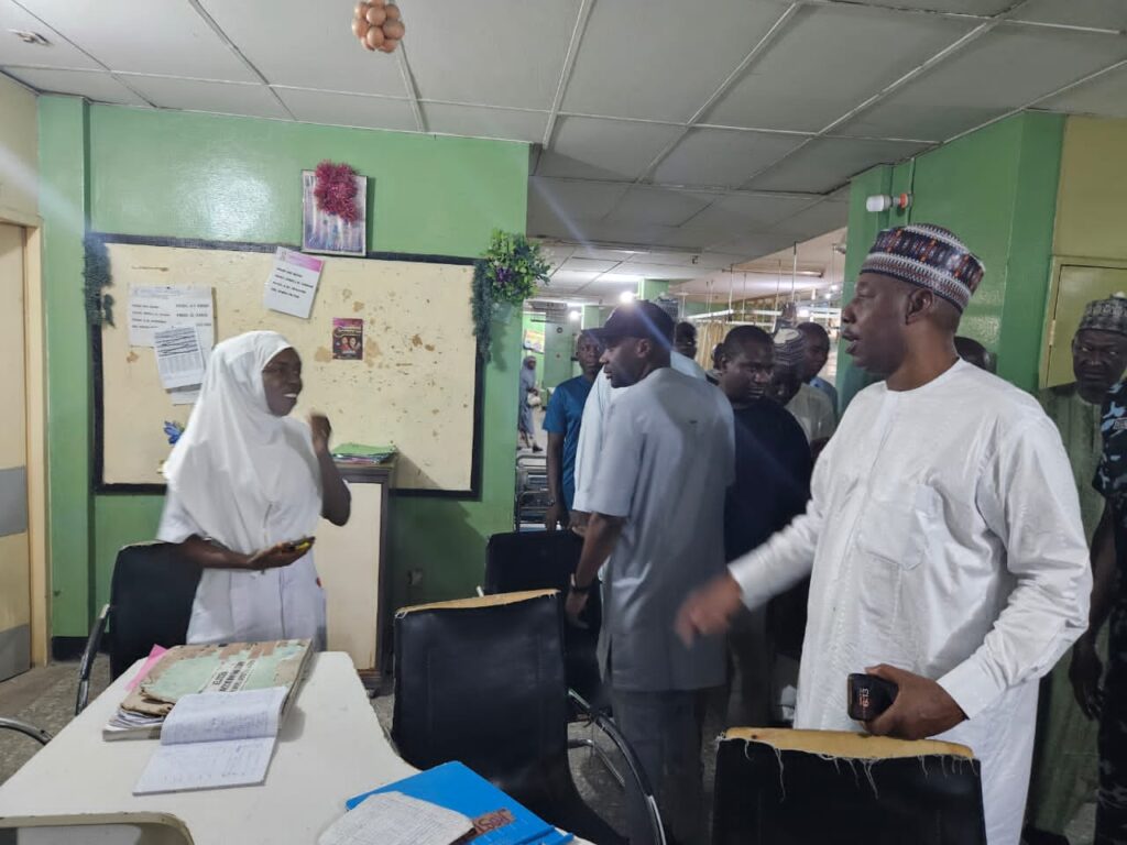 Democracy Day: Zulum appears 5:00 am at hospitals, donates cash 2 Borno State Governor, Babagana Zulum paid a sympathy visit to patients, donating cash support to commemorate Nigeria’s 2025 Democracy Day