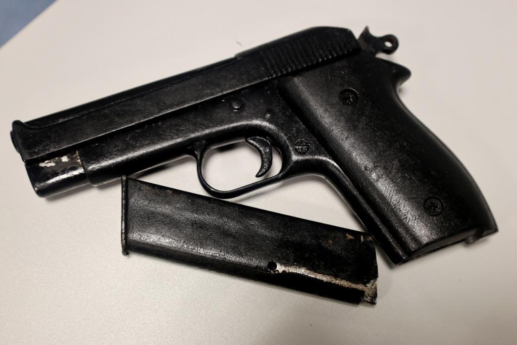 EFCC nabs 74 suspected Yahoo boys in Abuja, recovers rifle pistol 2 Pistol recovered from the suspected Internet fraudsters in Abuja