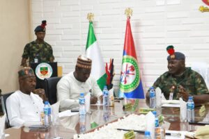 Major General Ibrahim and executive members of the Nigeria Union of Journalists (NUJ), Kaduna State Council during a courtesy visit at the Academy.