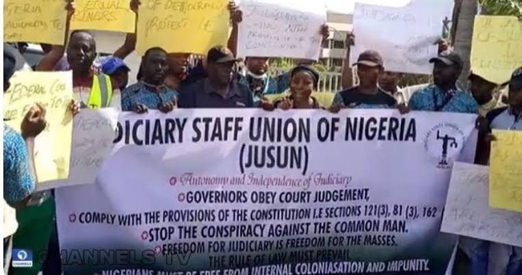 Judiciary workers (JUSUN) protesting at the Federal High Court Abuja