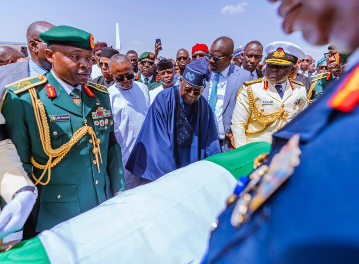 Solemn moment as President Tinubu, VP Shettima, and government officials receive the remains of former President Muhammadu Buhari at Katsina Airport ahead of his burial in Daura today. May his soul rest in peace