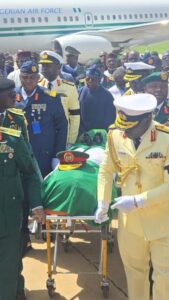 Solemn moment as President Tinubu, VP Shettima, and government officials receive the remains of former President Muhammadu Buhari at Katsina Airport ahead of his burial in Daura today. May his soul rest in peace