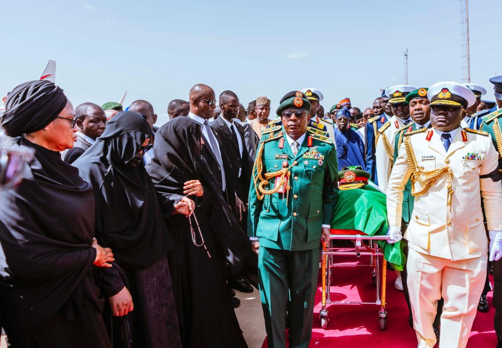 Solemn moment as President Tinubu, VP Shettima, and government officials receive the remains of former President Muhammadu Buhari at Katsina Airport ahead of his burial in Daura today.