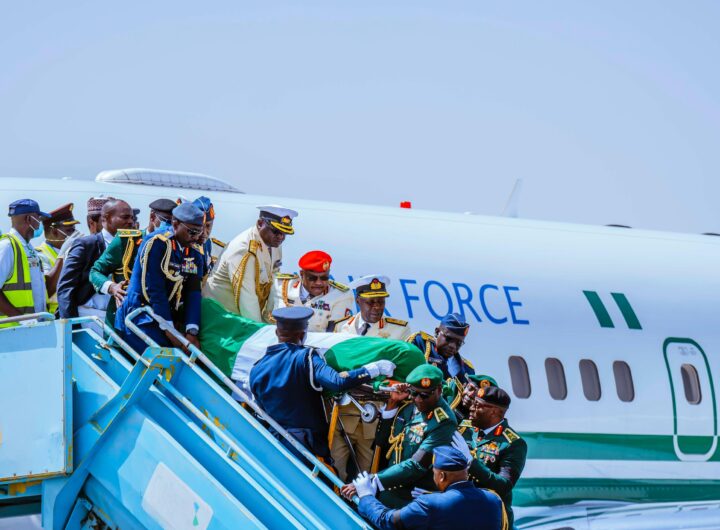 Solemn moment as President Tinubu, VP Shettima, and government officials receive the remains of former President Muhammadu Buhari at Katsina Airport ahead of his burial in Daura today. May his soul rest in peace