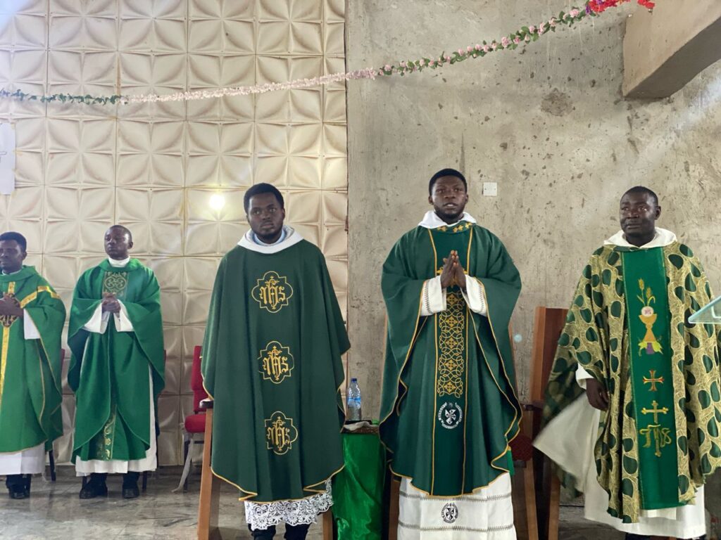 Fr. ari 3