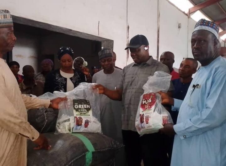 Distribution of fertilizers to farmers in Kogi State