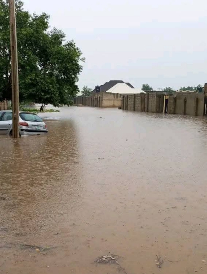 Maiduguri under water: Heavy rainfall sparks fresh flooding, residents cry out for help (+Photos) 4 Flood hits Maiduguri city in Borno State