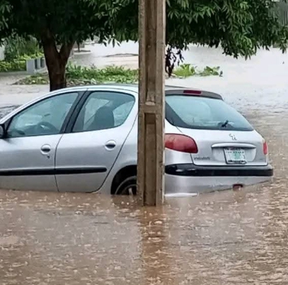 Maiduguri under water: Heavy rainfall sparks fresh flooding, residents cry out for help (+Photos) 3 Flood hits Maiduguri city in Borno State