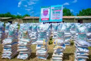 Ndume distributes fertilizer to farmers Southern Borno