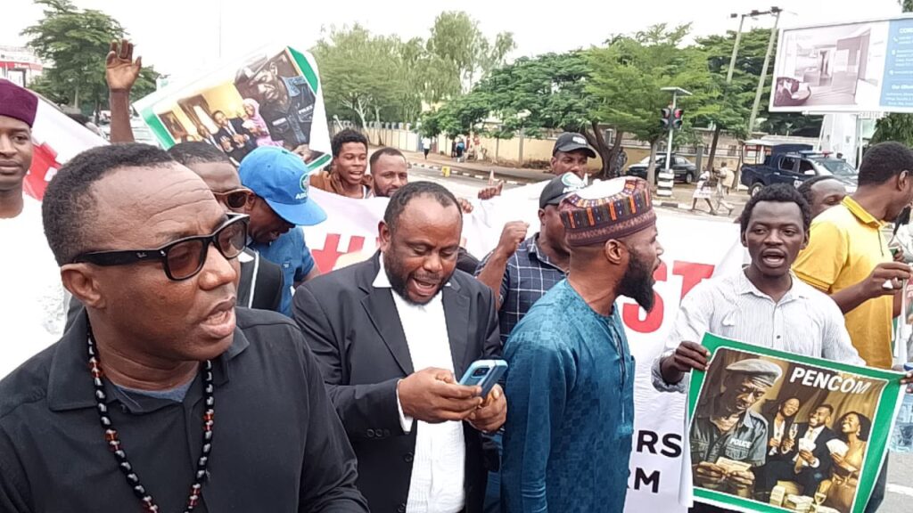 Protests rock Abuja, Taraba as retired police officers demand better welfare 2 Sowore joins retired police officers in demanding justice, fair pay, and their pensions!