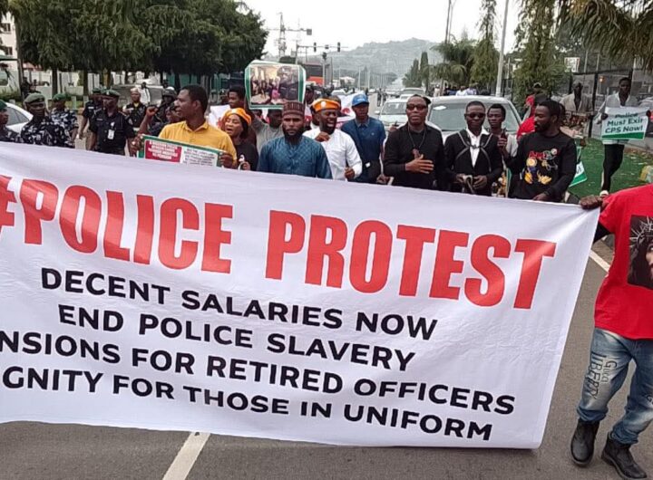 Retired police officers are demanding justice, fair pay, and their pensions!