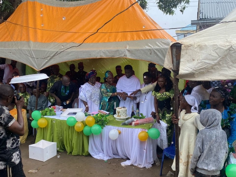 Rev. fr. Ari