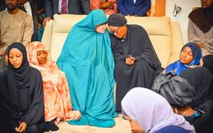 Hajia Aisha Buhari and the First lady, Sen. Oluremi Tinubu flanked by visitors