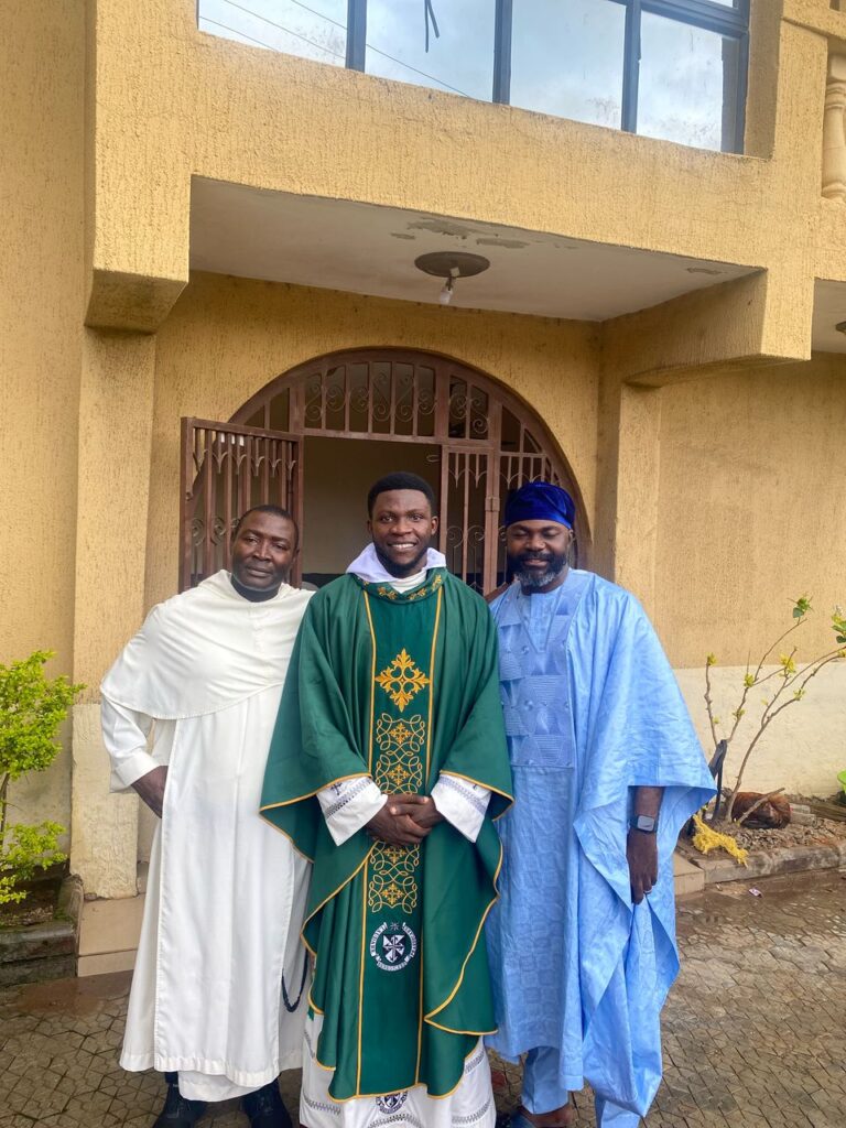 fr. Ari 2
