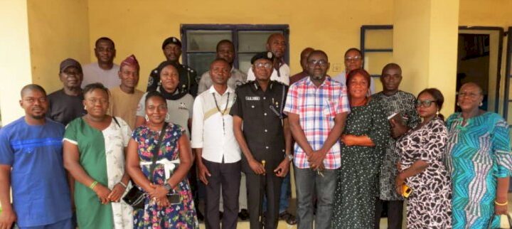 AIG Zone 4 in a group photograph with some Benue journalists