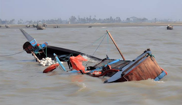 Boat accident mishap capsizes