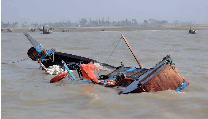 Boat accident mishap capsizes