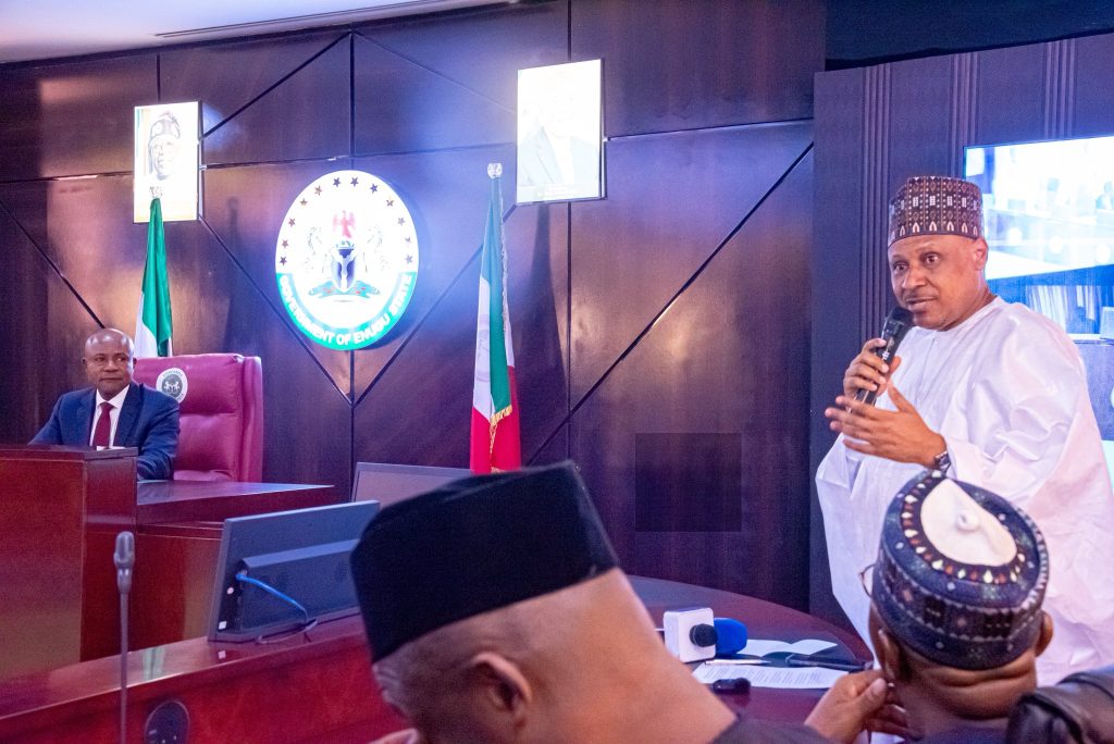 Minister of Information and National Orientation, Mohammed Idris, led a strong federal government delegation to the site of the road project as part of a wider Citizens’ Engagement tour of the South East