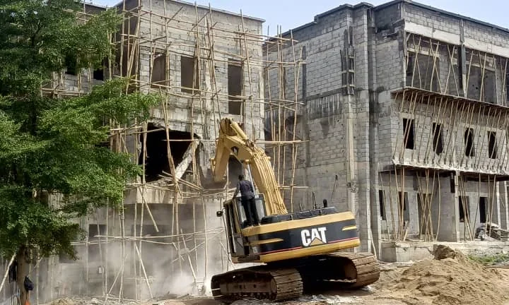 FCTA demolishes 11 illegal buildings sitting under high-tension lines in Apo-Dutse