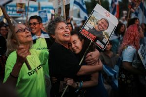 Israeli release hostages after Hamas free prisoners