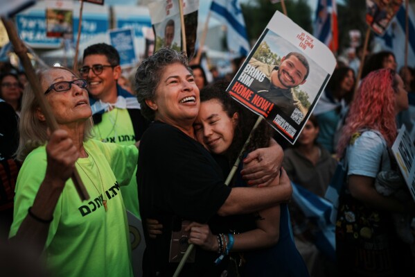 Israeli release hostages after Hamas free prisoners