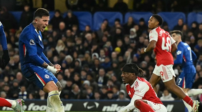 Arsenal survive 10-man Chelsea scare to protect EPL lead