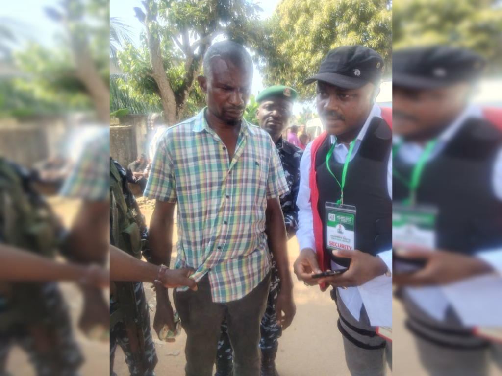 EFCC arrests 3 suspected vote buyers in Anambra 2 EFCC arrests 3 suspected vote buyers in Anambra1