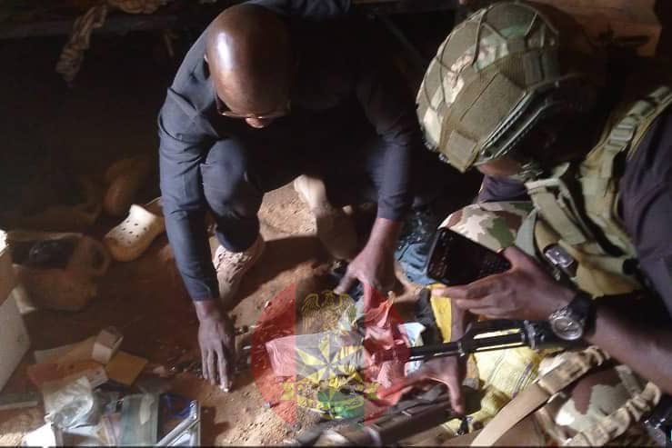 Troops raid gunrunners' hideout in Plateau, recover arms and ammunition 2 Weapons recovered from the raid on suspected gunrunners in Plateau. @HQNigerianArmy