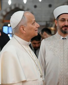 Pope Francis visits Istanbul mosque3
