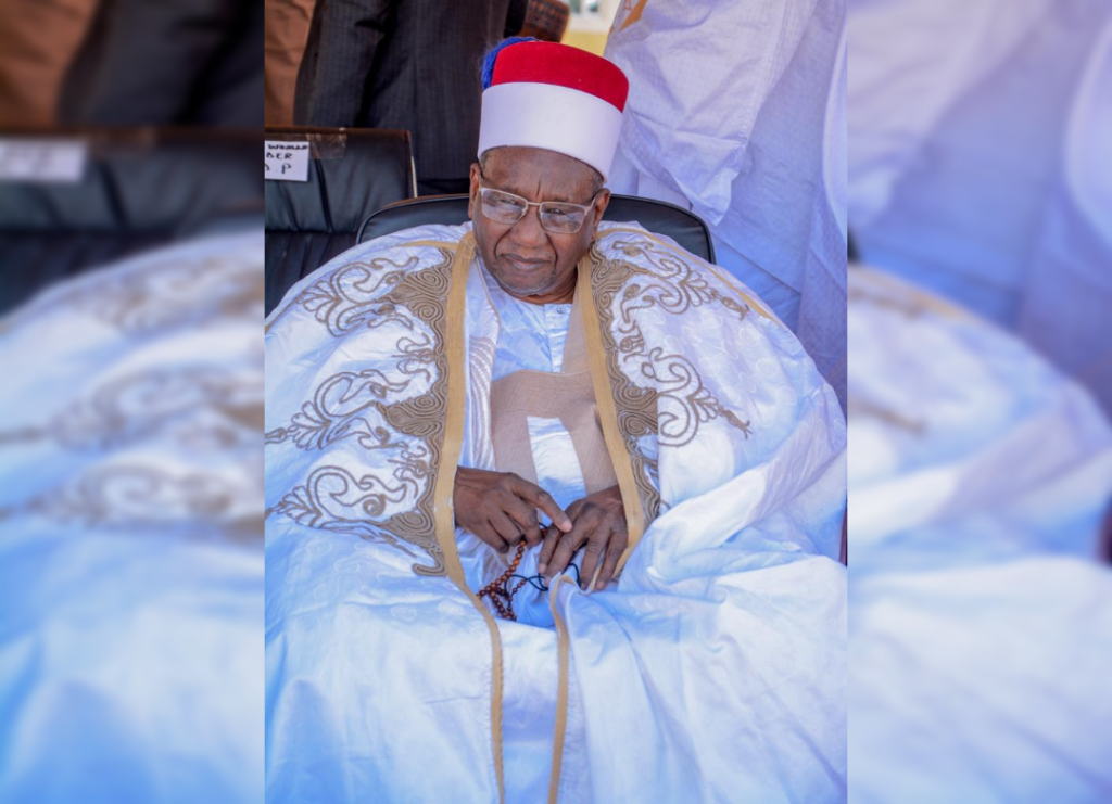 Zulum, Shehu of Borno, in Mubi for Indimi’s 17th honorary degree investiture 4 Shehu of Borno, Alhaji (Dr.) Abubakar Ibn Umar Garbai Al-Amin El-Kanemi