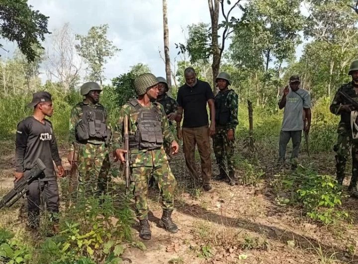Troops of 12 Brigade Nigerian Army, Lokoja, Kogi with the victim rescue from kidnappers