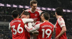 Arsenal defeat Everton to stay top of EPL table despite Man City win