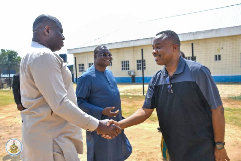 Chief of Air Staff visits injured NAF pilots, hails their courage after mid-air emergency (+Photos) 4 CDS CDI visits injured NAF pilot