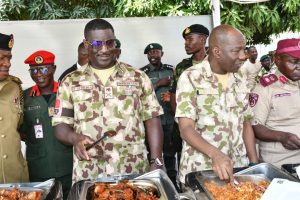 CDS fetes troops at Christmas