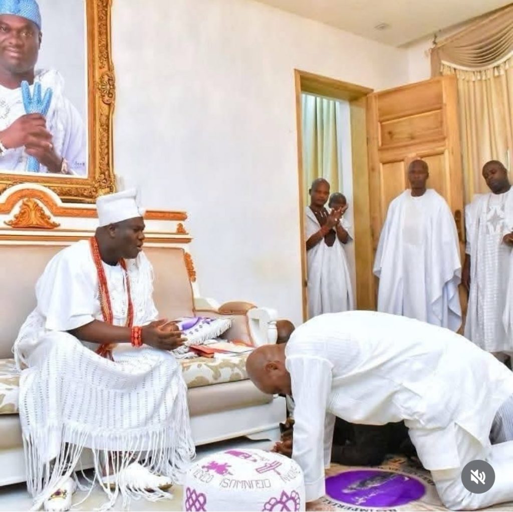 PHOTONews: Davido’s dad, Deji Adeleke pays courtesy visit to Ooni of Ife