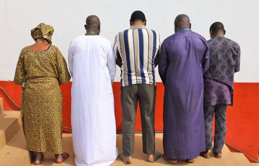 EFCC arrests herbalists with $3.4million, €280, 000 counterfeit notes in Osun, Lagos 2 EFCC arrests herbalists with $3.4million, €280, 000 counterfeit notes in Osun, Lagos