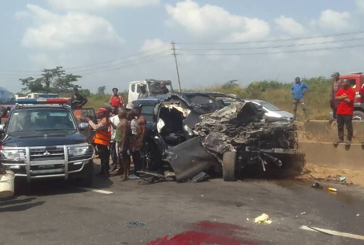 FRSC operatives rescue Anthony Joshua as 2 die from fatal crash in Ogun