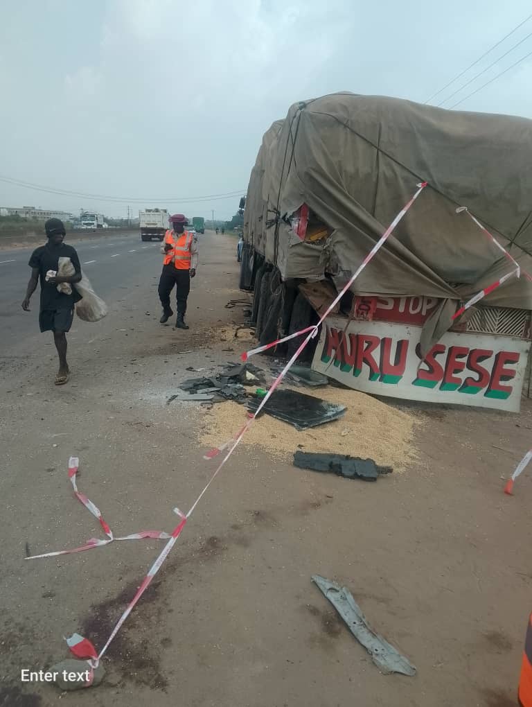 UPDATED: FRSC operatives rescue Anthony Joshua as 2 die from fatal crash in Ogun 3 FRSC operatives rescue Anthony Joshua as 2 die from fata