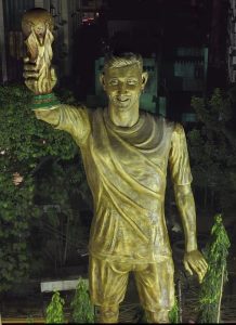 Messi statue in India