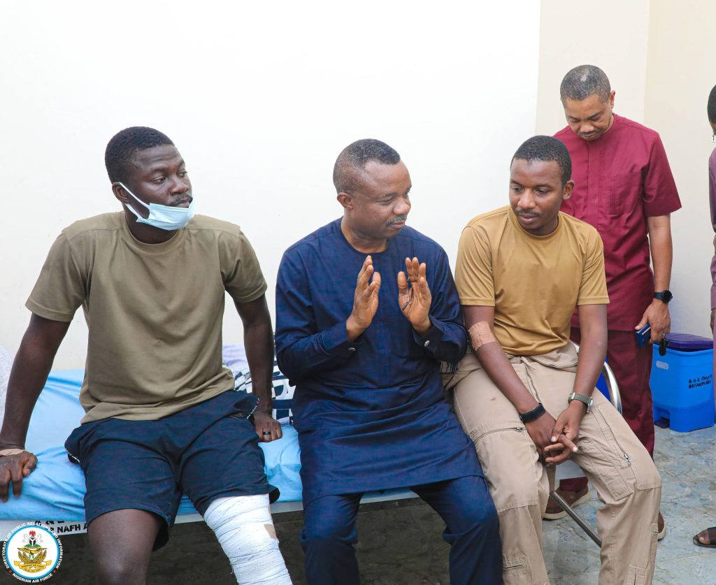 Chief of Air Staff visits injured NAF pilots, hails their courage after mid-air emergency (+Photos) 3 Chief of Air Staff (CAS) Aneke during his visit to the injured pilots
