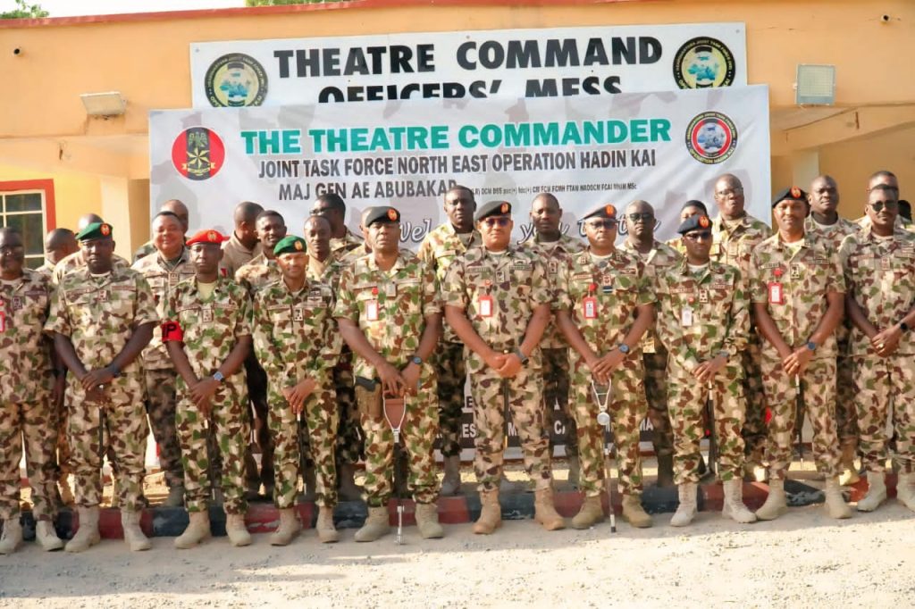 Theatre commander OPHK decorates 5 new brigadier generals, charges them on professionalism, exemplary leadership