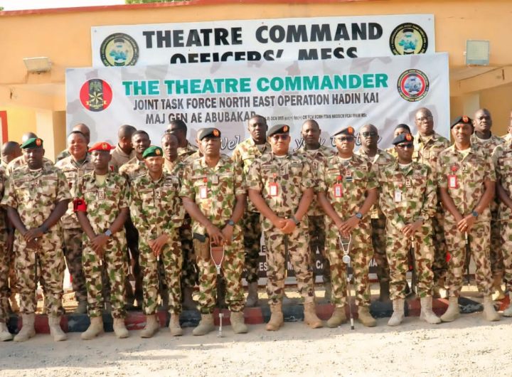 Theatre commander OPHK decorates 5 new brigadier generals, charges them on professionalism, exemplary leadership