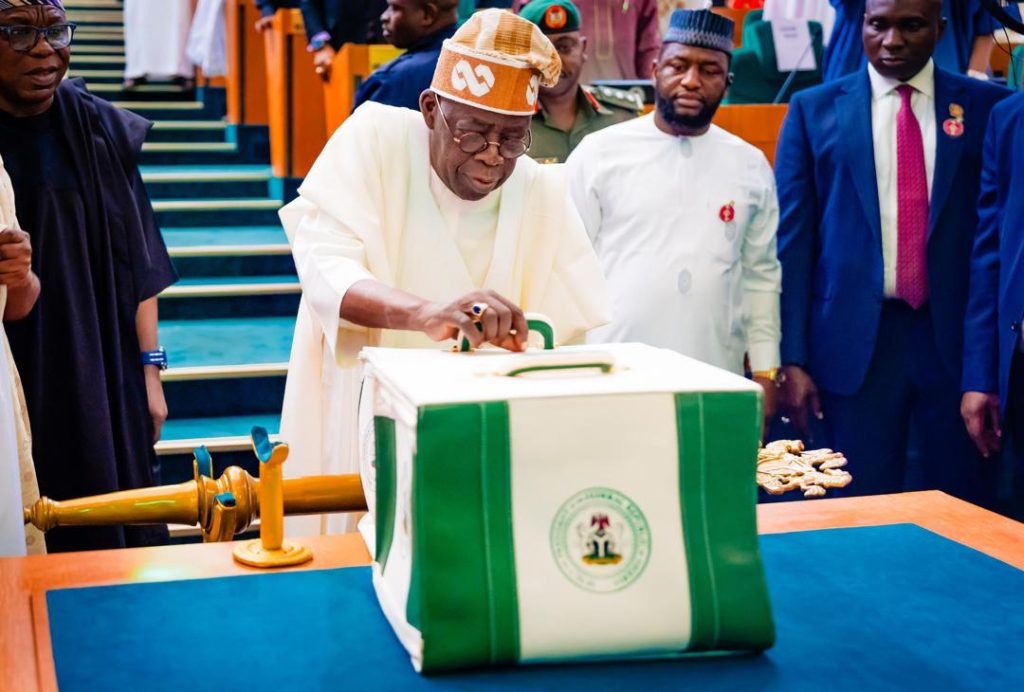 President Bola Tinubu presenting the 2026 budget at the floor of the National Assembly