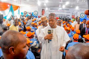 Zulum disburses N1bn trains 1050 youths on GSM repairs