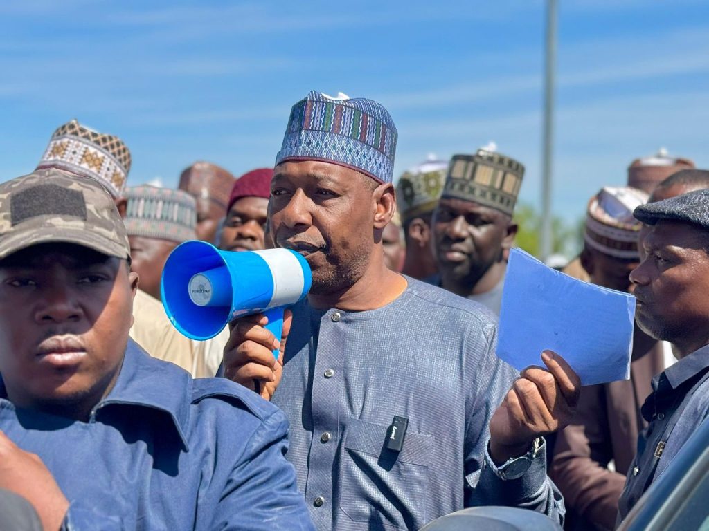 Zulum visits frontline troops in Mairari, inspects dilapidated FGC Monguno 2 Zulum visits frontline troops in Mairari, inspects dilapidated FGC Monguno