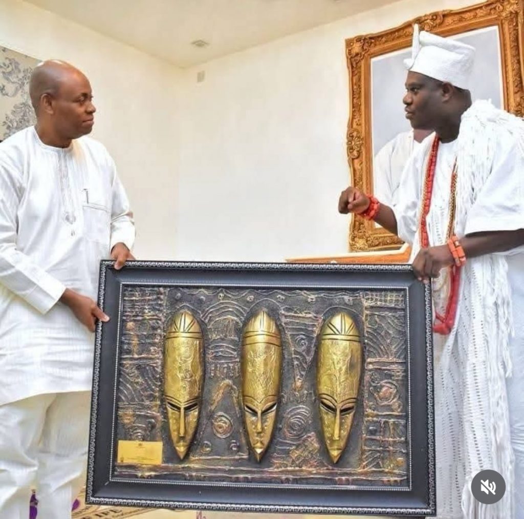 PHOTONews: Davido’s dad, Deji Adeleke pays courtesy visit to Ooni of Ife