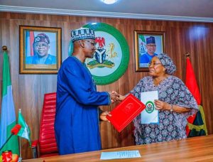 Nasarawa State Governor, Abdullahi Sule and Bengo Province Governor Dr. Maria Antonia Nelumba signing the MoU at the Government House Lafia