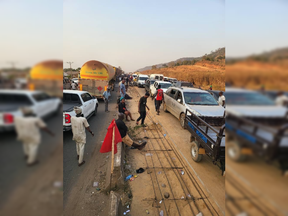 Motorists stranded as severe gridlock hits Lokoja–Abuja Road