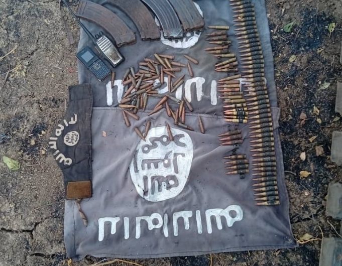 weapons recovered from.the suspects